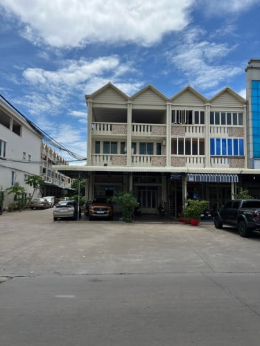 ផ្ទះលក់ប្រញាប់ 220000$ លក់តែ 165000$