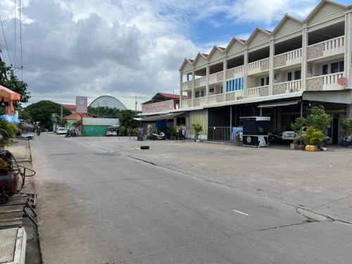 ផ្ទះលក់ប្រញាប់ 220000$ លក់តែ 165000$