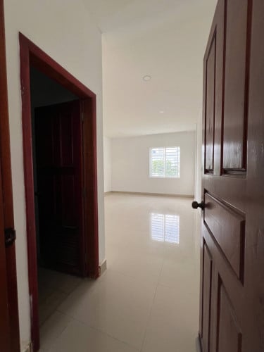#ផ្ទះអាជីវកម្មឬជួលសំរាប់រស់នៅជាលក្ខណៈគ្រួសារនៅបុរីពិភពថ្មីកួរស្រូវ3
