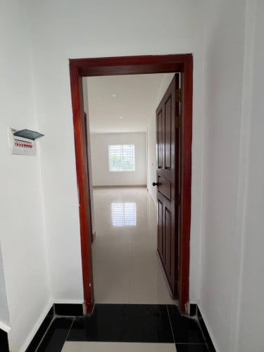 #ផ្ទះអាជីវកម្មឬជួលសំរាប់រស់នៅជាលក្ខណៈគ្រួសារនៅបុរីពិភពថ្មីកួរស្រូវ3