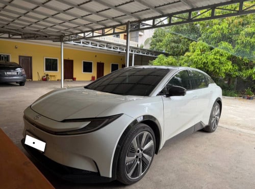 ទើបទិញបាន3ខែប្រភេទfull option range 610km
