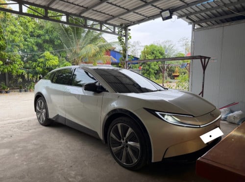 ទើបទិញបាន3ខែប្រភេទfull option range 610km