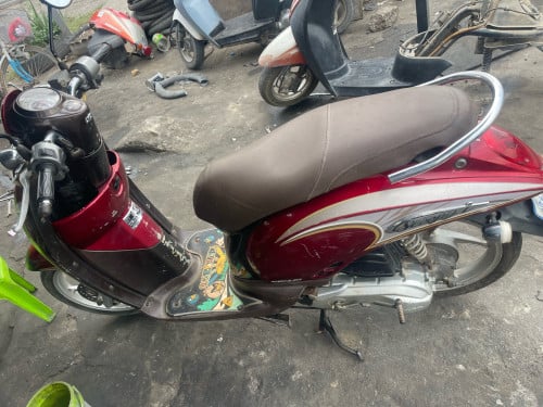 ម៉ូតូលក់ម៉ាសុីនស្អាតជិះស្រួលលក់380$ចចារ