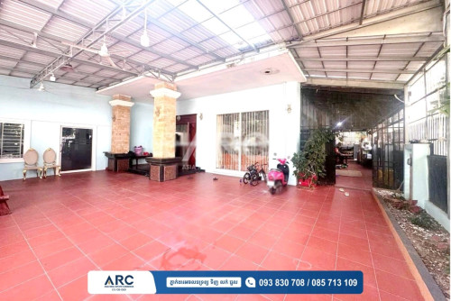 វីឡាទោលកែងលក់បន្ទាន់នៅក្នុងបុរី វិមានភ្នំពេញ 598
