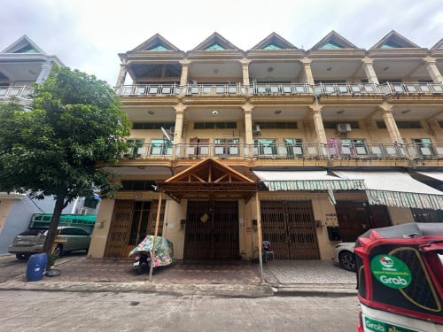 ផ្ទះសម្រាប់ជួល នៅបុរី ប៉េង ហួត 598 | House for Rent at Borey Peng Huot 598