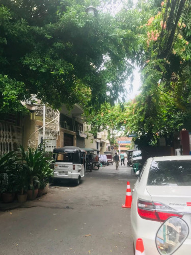 #ផ្ទះជួល  នៅក្រយវាំង  600$/ខែ មានសម្ភារៈ