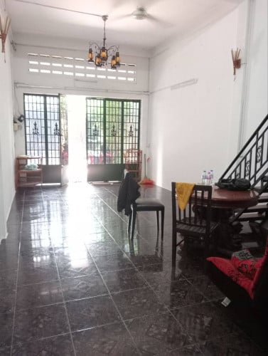 #ផ្ទះជួល  នៅក្រយវាំង  600$/ខែ មានសម្ភារៈ