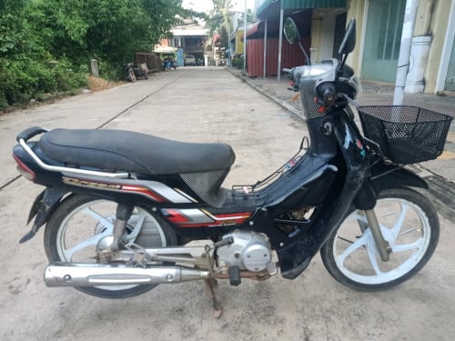 ម៉ូតូលក់ 730$អាសង់ឆ្នាំ 2010នៅសានុំមានពន្ធកាតគ្រីត្រឹមត្រូវម៉ាសុីនស្ងាត់ល្អជិះស្រួល/092 614964 /