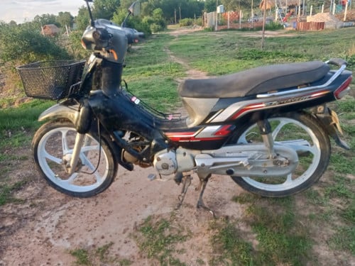 ម៉ូតូលក់ 730$អាសង់ឆ្នាំ 2010នៅសានុំមានពន្ធកាតគ្រីត្រឹមត្រូវម៉ាសុីនស្ងាត់ល្អជិះស្រួល/092 614964 /