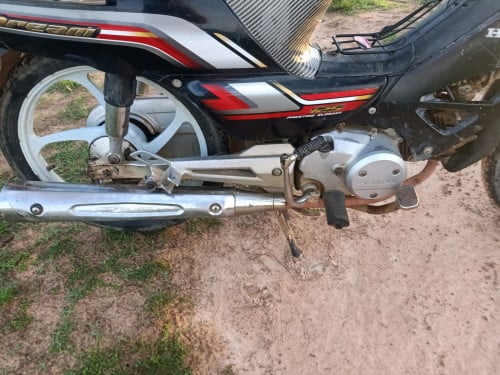 ម៉ូតូលក់ 730$អាសង់ឆ្នាំ 2010នៅសានុំមានពន្ធកាតគ្រីត្រឹមត្រូវម៉ាសុីនស្ងាត់ល្អជិះស្រួល/092 614964 /