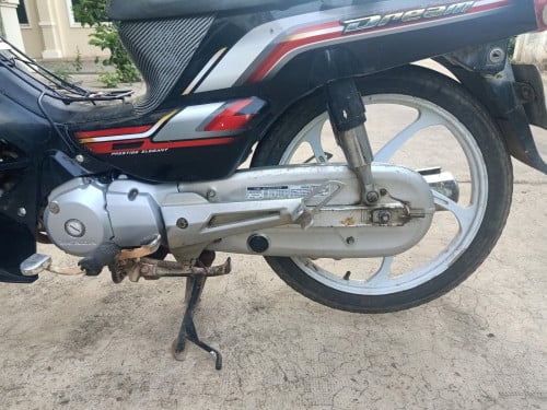 ម៉ូតូលក់ 730$អាសង់ឆ្នាំ 2010នៅសានុំមានពន្ធកាតគ្រីត្រឹមត្រូវម៉ាសុីនស្ងាត់ល្អជិះស្រួល/092 614964 /