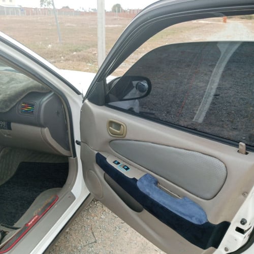 ឡានCorolla 98 លក់ឡានស្អាត់ ម៉ាសុីប្រអប់លេខស្អាត់ រត់ស្មួតល្អ លក់ប្រញ៉ាប់បងប្អូន ធូរ