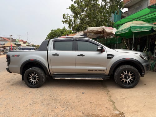 លក់ប្រញាប់បងៗ Ford Wildtrak 2019 ឡានស្អាតបងៗ