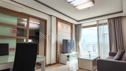 #ForRent 1- Bedroom apartment at De Castle Royal. Bkk1