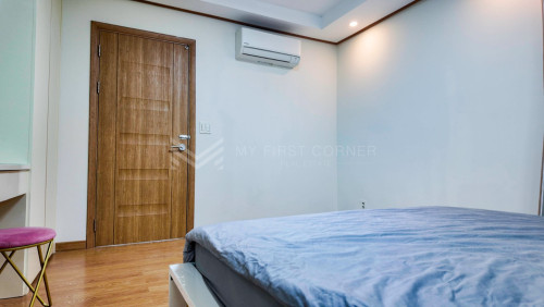 #ForRent 1- Bedroom apartment at De Castle Royal. Bkk1