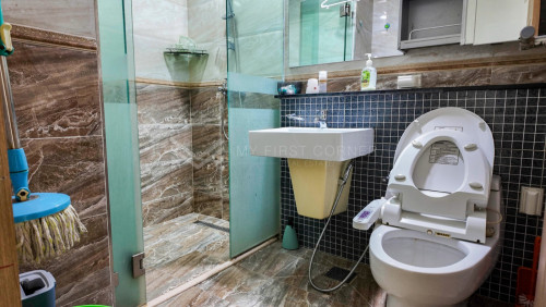 #ForRent 1- Bedroom apartment at De Castle Royal. Bkk1