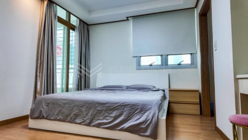 #ForRent 1- Bedroom apartment at De Castle Royal. Bkk1