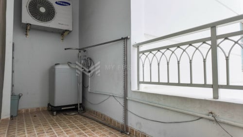 #ForRent 1- Bedroom apartment at De Castle Royal. Bkk1