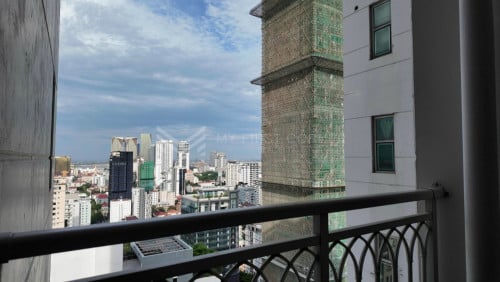 #ForRent 1- Bedroom apartment at De Castle Royal. Bkk1