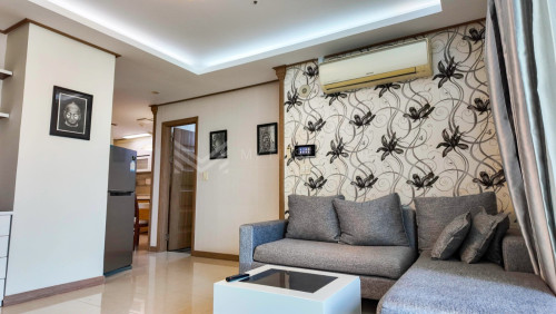 #ForRent 1- Bedroom apartment at De Castle Royal. Bkk1