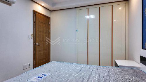 #ForRent 1- Bedroom apartment at De Castle Royal. Bkk1