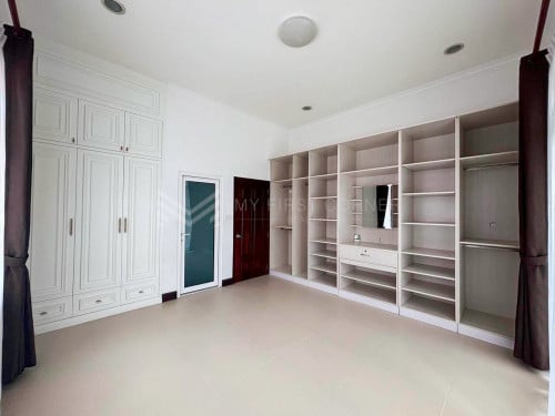 #Forrent 🏠Villa for rent in Toul Tompong
