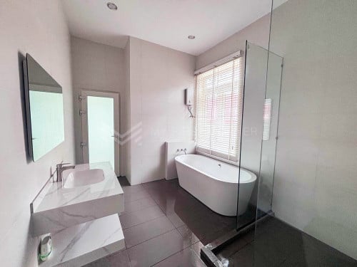#Forrent 🏠Villa for rent in Toul Tompong