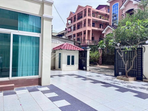 #Forrent 🏠Villa for rent in Toul Tompong