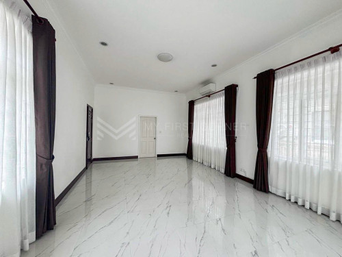 #Forrent 🏠Villa for rent in Toul Tompong