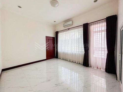 #Forrent 🏠Villa for rent in Toul Tompong