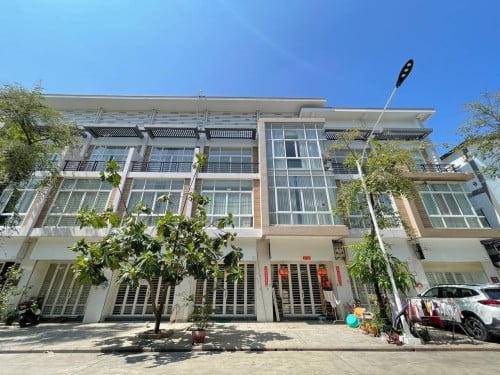 #forsale ផ្ទះអាជីវកម្ម សម្រាប់លក់ នៅក្នុងបុរីប៉េងហួតបឹងស្នោ