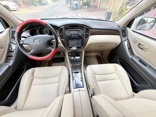 ឡាន Highlander ឆ្នាំ03 V6 ប៉ុង2 fuii ពេញ រៀបចំហើយស្អាតអត់បុកអត់ប៉ះ សាច់ដែកខ្ចីញ៉េញ