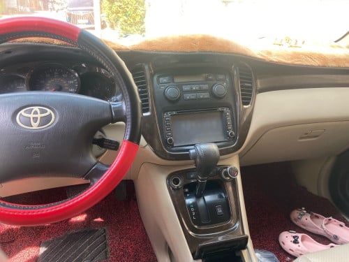 ឡានHighlander ឆ្នាំ03 V6 ប៉ង1 ម៉ាសុីនប្រអប់លេខអេមfull ពេញ ប៉ះមុខបន្តិតទេបង