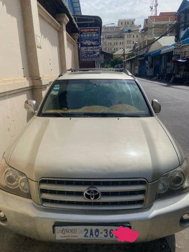 ឡានHighlander ឆ្នាំ03 V6 ប៉ង1 ម៉ាសុីនប្រអប់លេខអេមfull ពេញ ប៉ះមុខបន្តិតទេបង