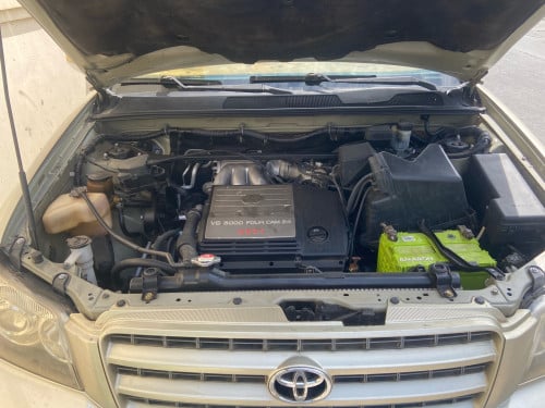 ឡានHighlander ឆ្នាំ03 V6 ប៉ង1 ម៉ាសុីនប្រអប់លេខអេមfull ពេញ ប៉ះមុខបន្តិតទេបង