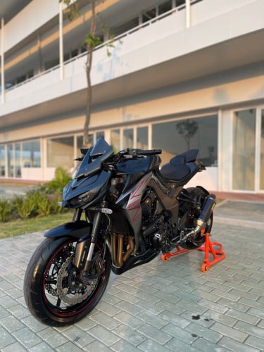 ចង់លក់ Kawasaki Z1000 ឆ្នាំ 2020 ពន្ធពេញឆ្នាំ