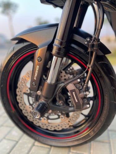 ចង់លក់ Kawasaki Z1000 ឆ្នាំ 2020 ពន្ធពេញឆ្នាំ