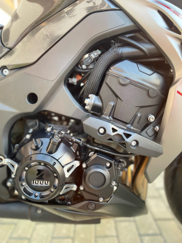 ចង់លក់ Kawasaki Z1000 ឆ្នាំ 2020 ពន្ធពេញឆ្នាំ