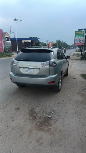 រថយន្ត Lexus ឆ្នាំ 2005 មួយគ្រឿងសម្រាប់លក់ ក្នុងតម្លៃ 17,000 ដុល្លារអាមេរិក មិនតម្រូវឱ្យមានការចរចាទ