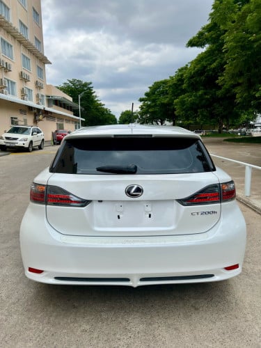 ចង់លក់ Lexus CT 200H Fsport