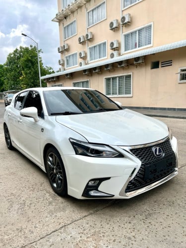 ចង់លក់ Lexus CT 200H Fsport