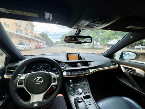 ចង់លក់ Lexus CT 200H Fsport