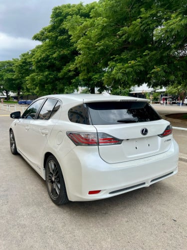 ចង់លក់ Lexus CT 200H Fsport