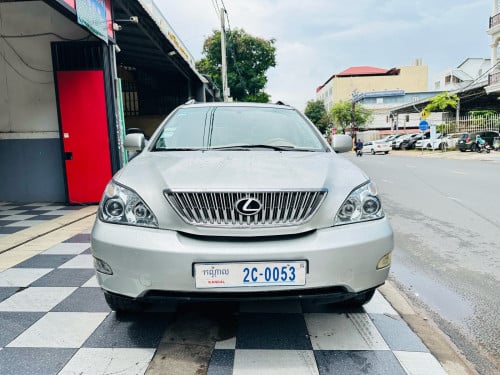 ថ្មីពេកហើយ ស្Lexus RX 330/2004 ប៉ុង1 ពណ៌ ប្រាក់ម្ចាស់ដើមផ្ទាល់ កាត់ឈ្មោះ បាន 2CN:$$$$