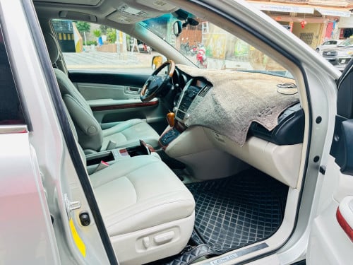 ថ្មីពេកហើយ ស្Lexus RX 330/2004 ប៉ុង1 ពណ៌ ប្រាក់ម្ចាស់ដើមផ្ទាល់ កាត់ឈ្មោះ បាន 2CN:$$$$