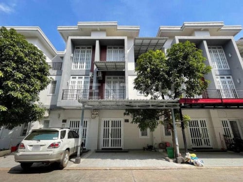 ផ្ទះវីឡាកូនកាត់សម្រាប់ជួលនៅបុរីថៃឈុនថៃគ្រី / Link House for rent at Borey Thai chun kry (Sen Sok)