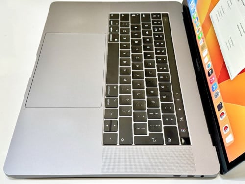 លក់ MacBook Pro 2017 15 inch