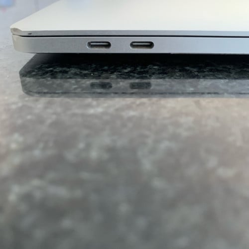 លក់​ MacBook Pro ប្រេីផ្ទាល់ខ្លួន​ សេរីឆ្នាំ​ 2017 Touch Bar 13”