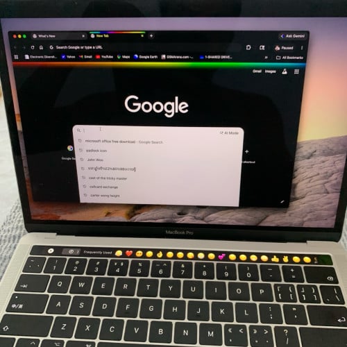 លក់​ MacBook Pro ប្រេីផ្ទាល់ខ្លួន​ សេរីឆ្នាំ​ 2017 Touch Bar 13”