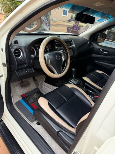 លក់ Nissan Navara ឆ្នាំ2016 ប៉ុង1 លេខអូតូ ប្រើម៉ាស៊ូត ឡានស្អាត